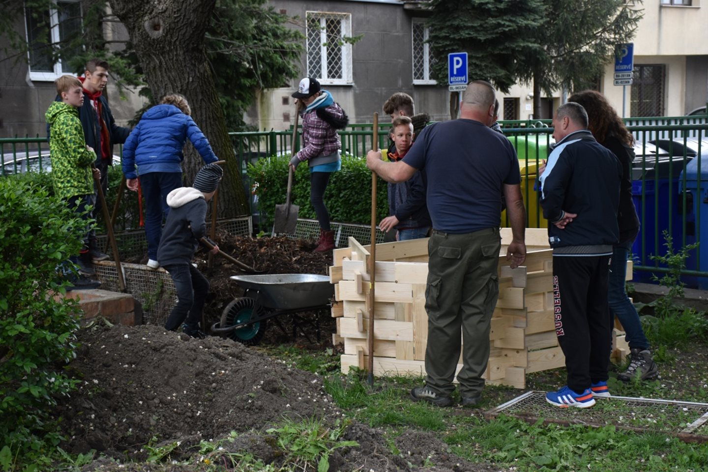 Osadili sme včelín a urobili kopec práce