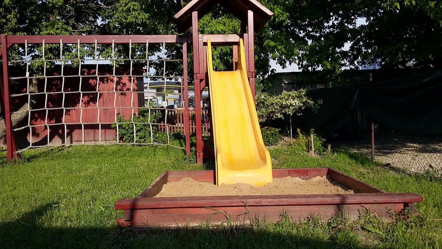 Projekt Revitalizácia detského ihriska na cvičisku CCES bude prebiehať 9. 6. 2016