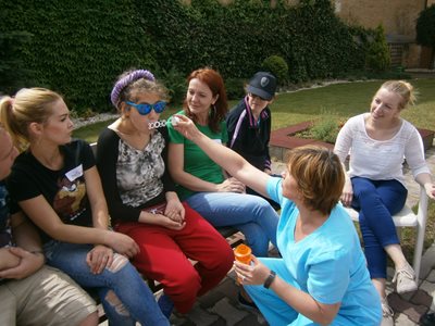 Dobrovoľníci strávili deň s hendikepovanou mládežou