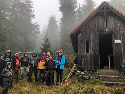 Oprava najvyššie položenej komunitnej, turistickej útulne vo Veľkej Fatre "Jánošíčky" (1440 m n. m.)
