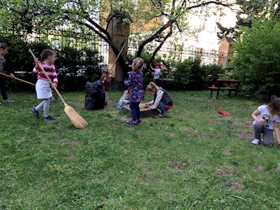 Športujeme s radosťou na krajšom a zelenšom ihrisku v Materskej škole